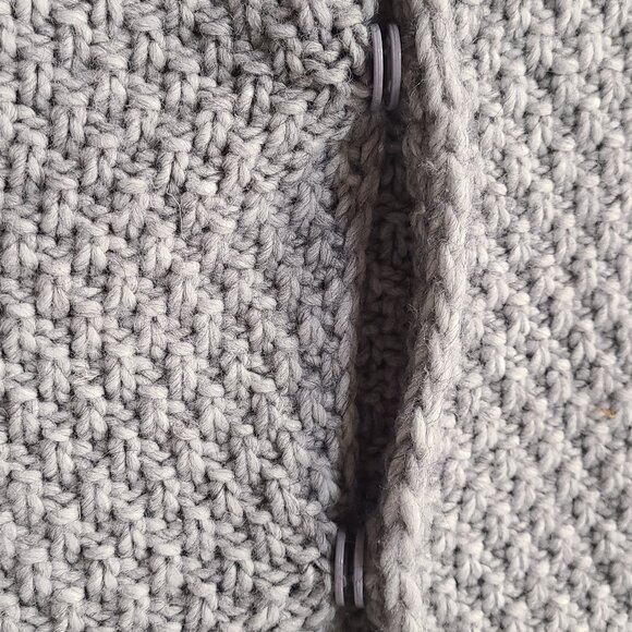 One size gray top - Picture 4 of 6